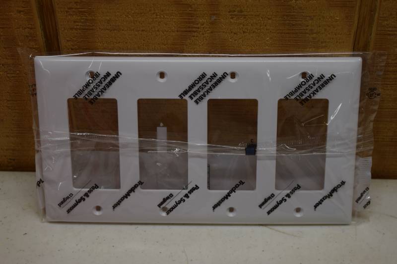 lot 132 image: 10 Legrand Trademaster Wall Plates 4 Gang Decorator White