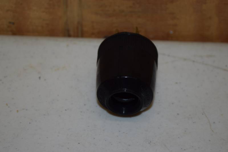 lot 133 image: 10 Legrand Straight Blade Plugs