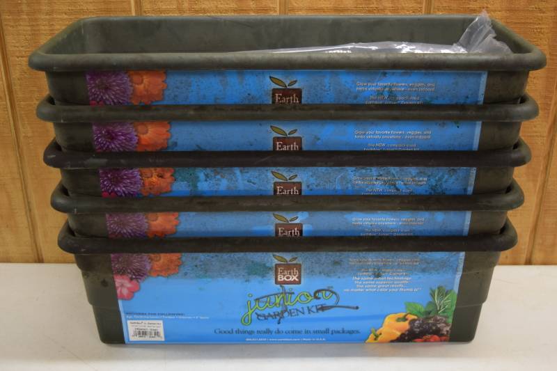 lot 173 image: 5 Earth Box Junior Garden Kits