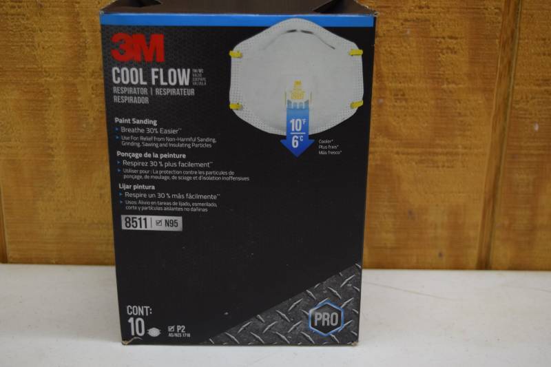 lot 186 image: 10 3M Cool Flow Respirator Masks