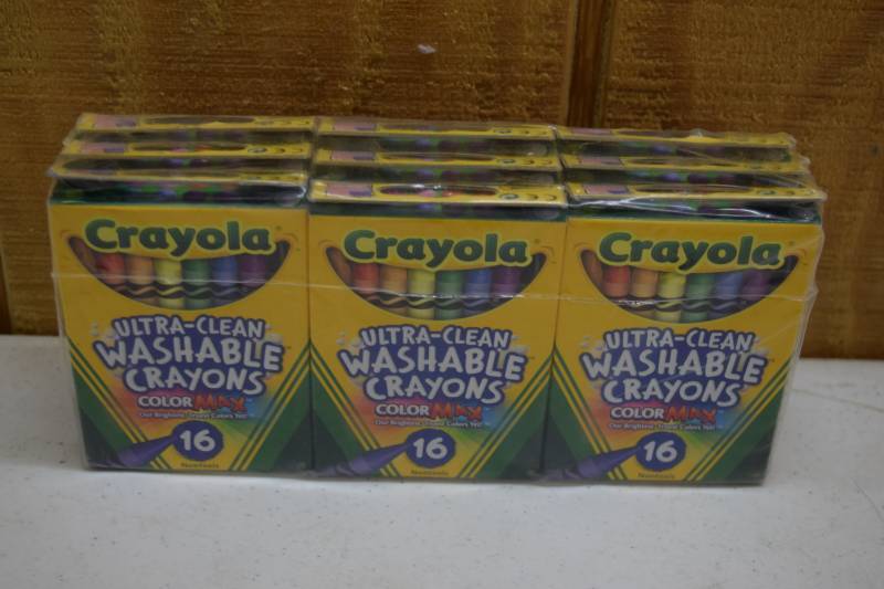 lot 207 image: 9 Boxes of 16 Crayold Ultra-Clean Washable Crayons