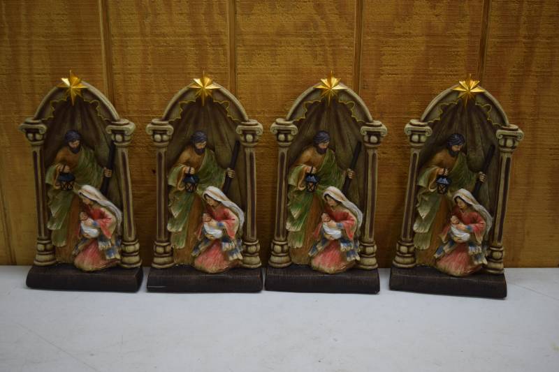 lot 230 image: 4 Nativity Scenes