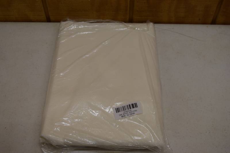 lot 279 image: 11 Ivory Table Cloths