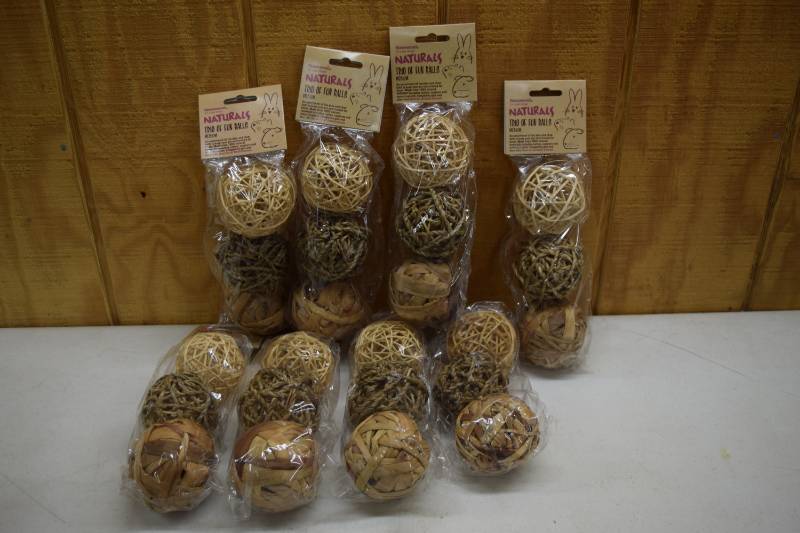 lot 284 image: 24 Rosewoods Trio of Fun Balls