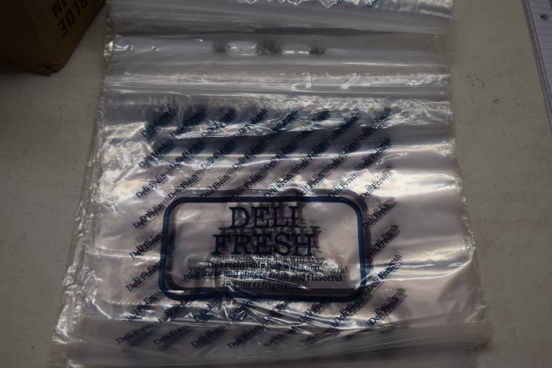 lot 322 image: 1000 Ziplock Bags