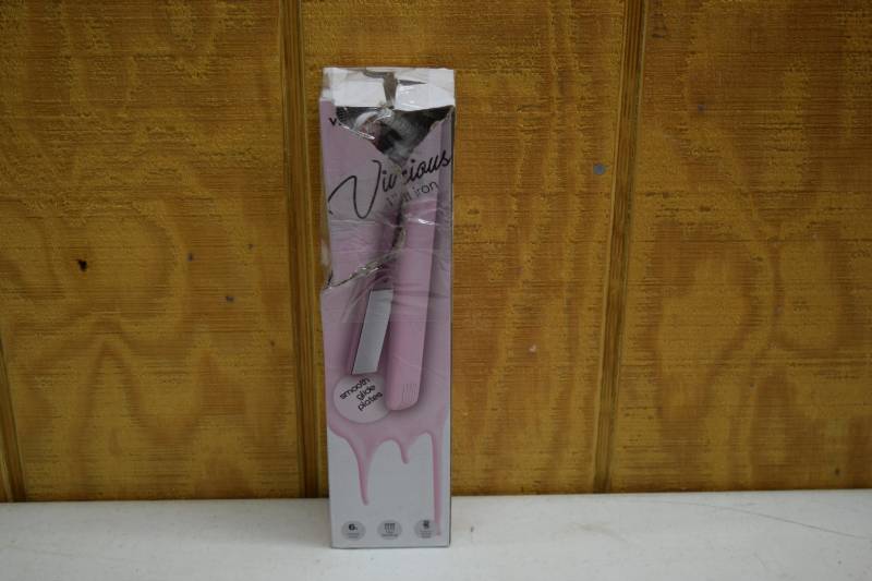lot 330 image: Vivitar Vivacious Flat Iron