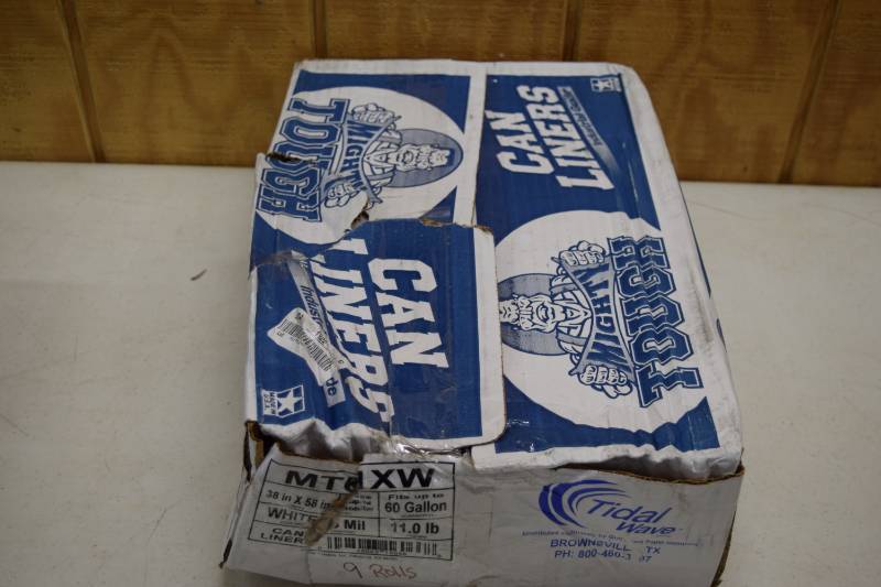 lot 317 image: 90 Mighty Tough Trash Bags