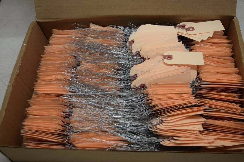 lot 337 image: 1000 Wired Manilla Shipping Tags