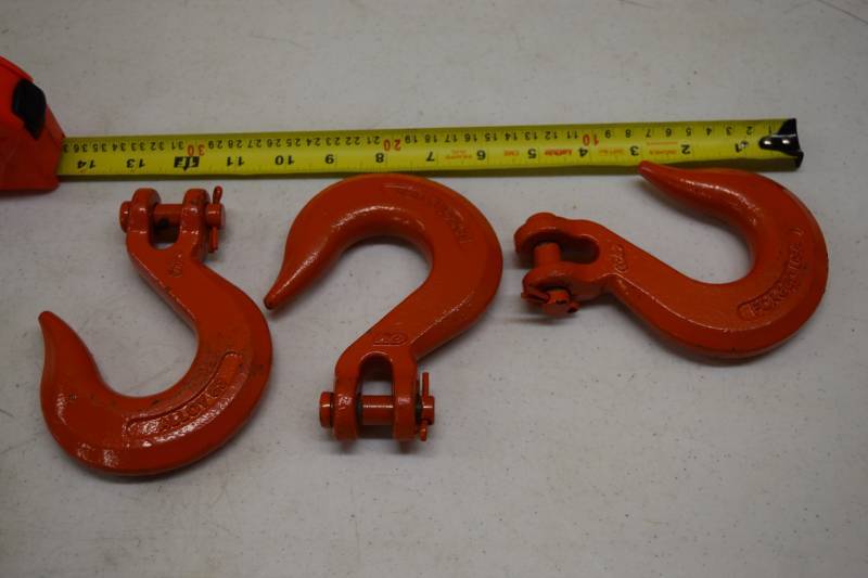 lot 345 image: 3 Campbell Hooks