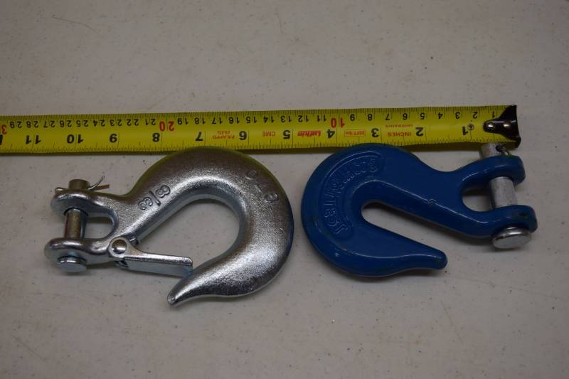 lot 348 image: 2 Hooks