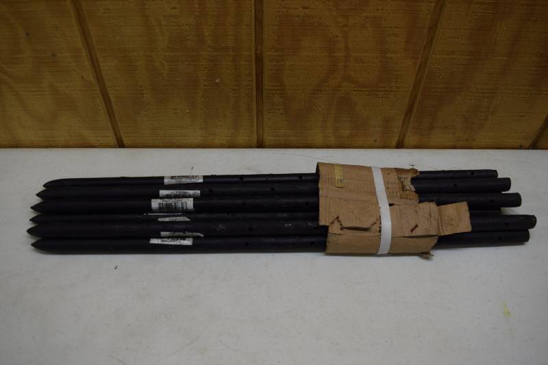 lot 392 image: 9 Concrete Form Stakes