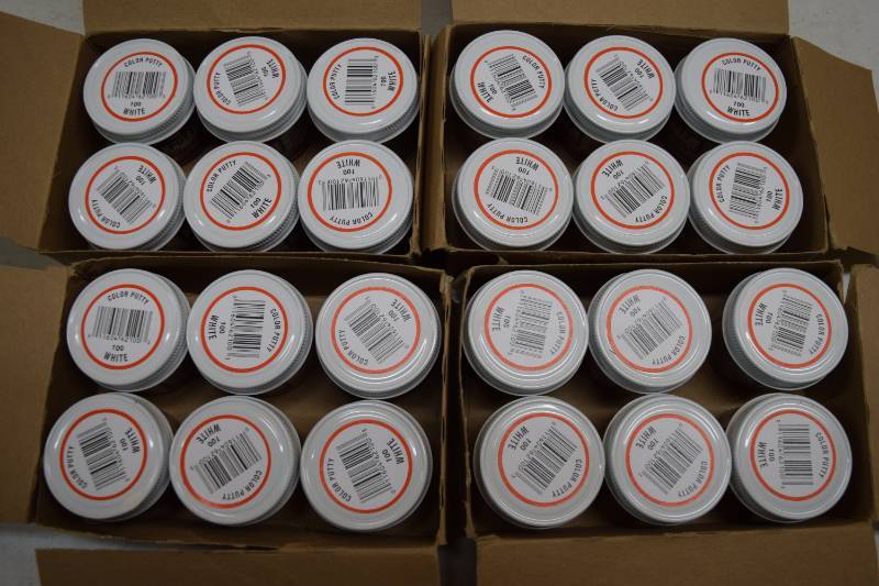 lot 487 image: 24 Jars Color Putty