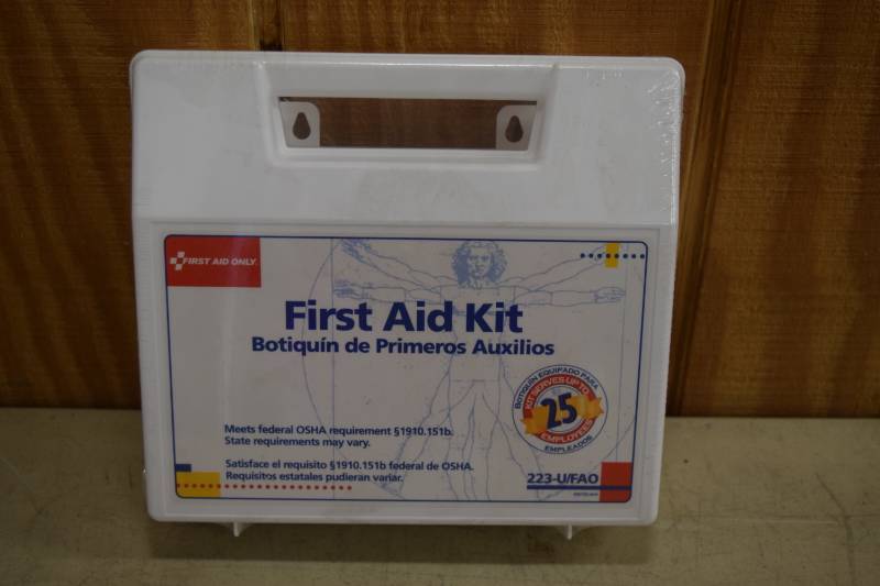 lot 475 image: ACME First Aid Kit Meets  OSHA Requirements