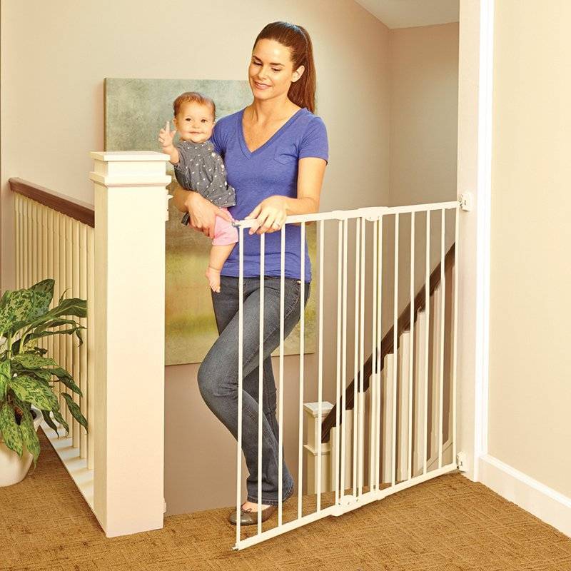 lot 8401 image: Supergate Easy Swing and Lock Gate, Linen, Tall