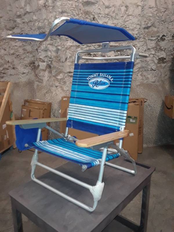 lot 8426 image: Tommy Bahama The Big Kahuna Beach Chair Blue Print