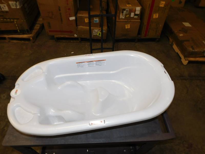 lot 8387 image: Primo Infant Bath Tub