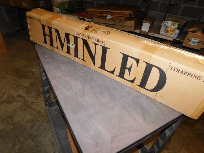 lot 8425 image: Case of Hminled 4 T-8 LED Light Tubes 25ct