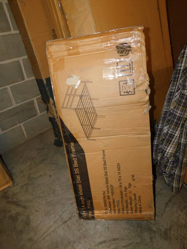 lot 8493 image: WH 14 Metal Slat 3s Bed Frame