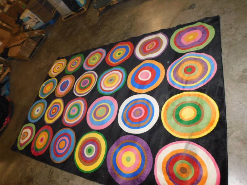 lot 8533 image: Flagship Carpets Area Rug Appears New