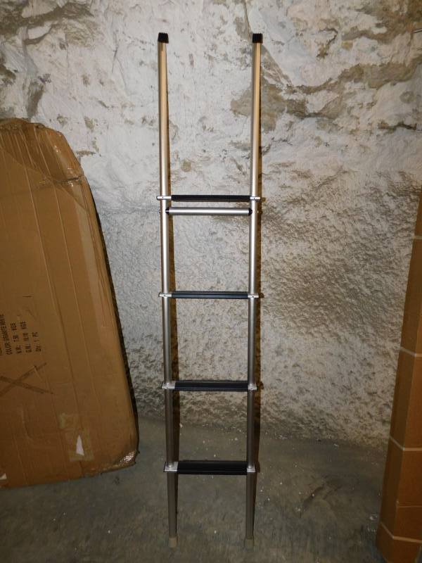 lot 8370 image: Topline Mfg. Ladder