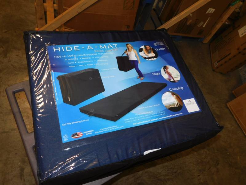 lot 8418 image: Hide A Mat Pack And Go