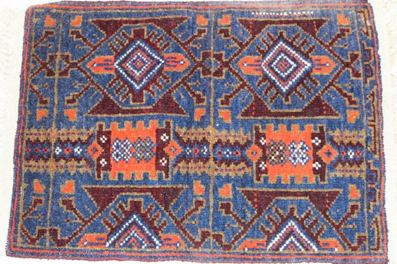 lot 46 image: Native American Rug