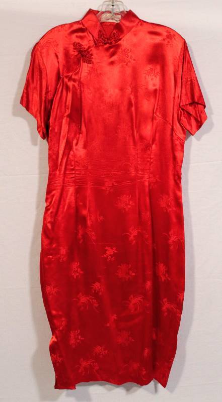 lot 1067 image: Vintage Red Kimono Dress