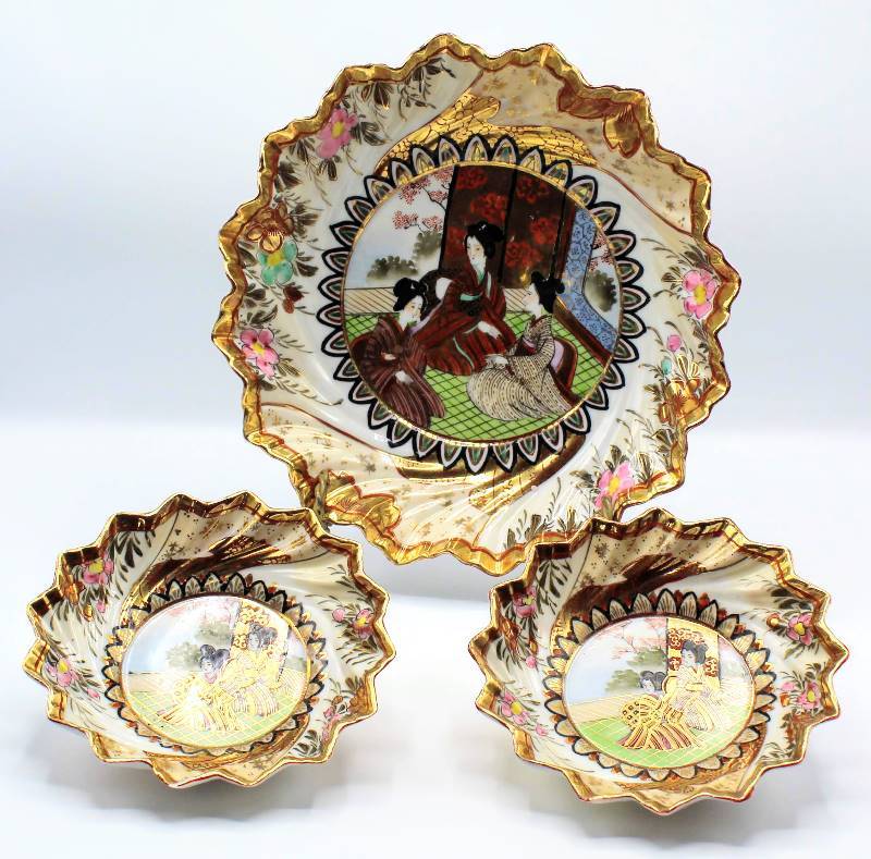 lot 1101 image: 3 Piece Japan Geisha Girls Bowl Set