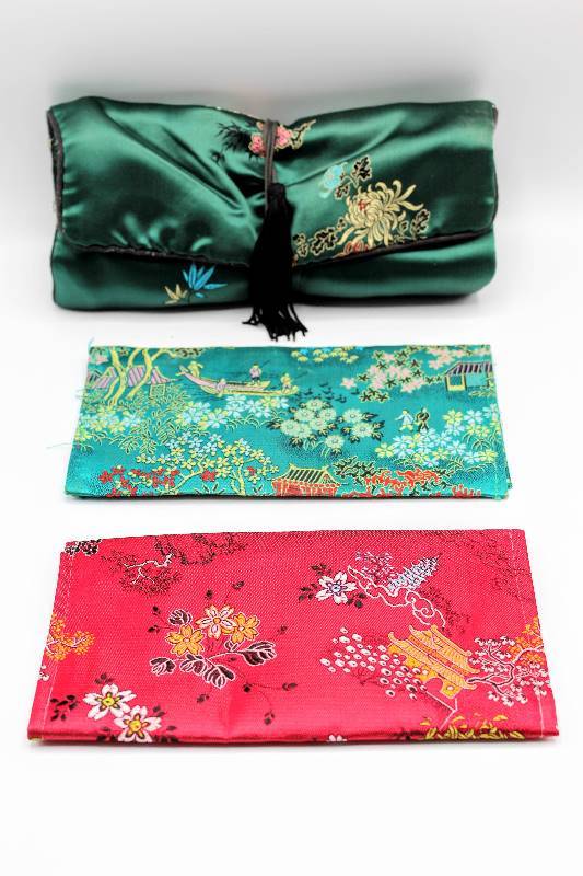 lot 1112 image: Set of 3 Asian Print Silk Wallet Carrying Bags