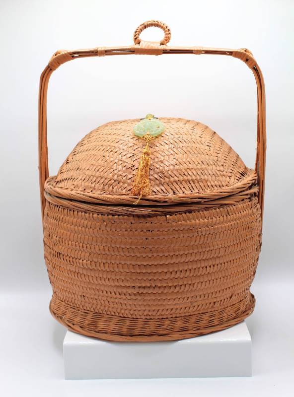 lot 1075 image: Chinese Bamboo Hand Woven Wedding Food Sewing Basket Vintage