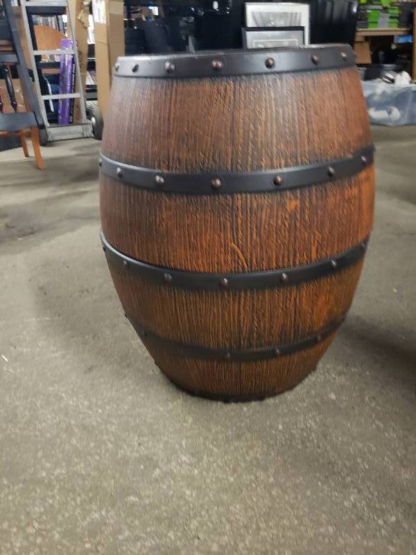 lot 1181 image: Plastic 2 Piece Barrel Pot