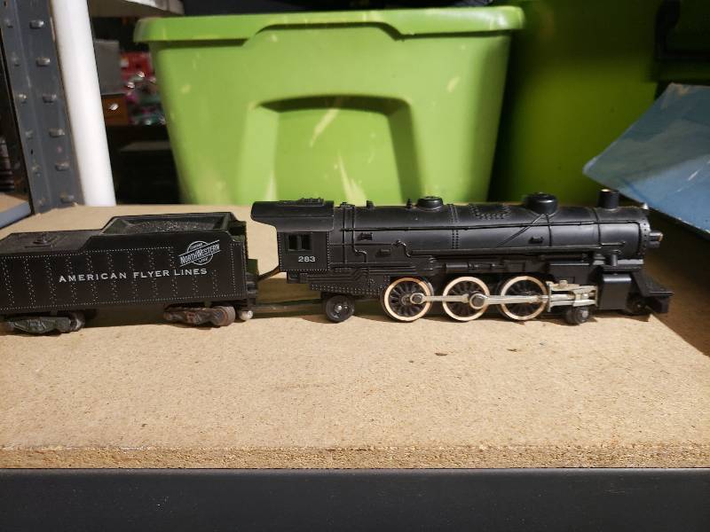 lot 1196 image: American Flyer Lines Engine and Car
