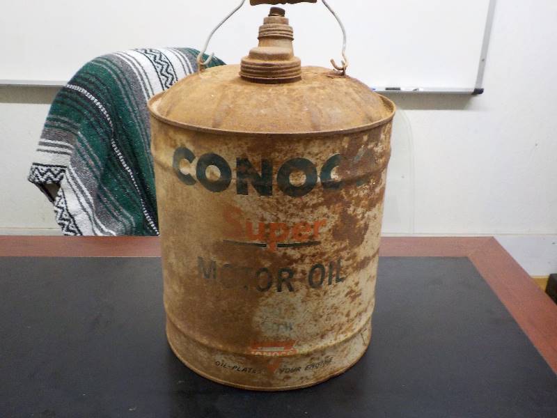 lot 5680 image: conoco motor oil can