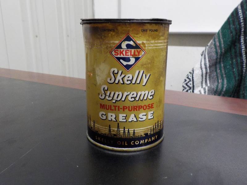 lot 5689 image: Skelly supreme 1lb can