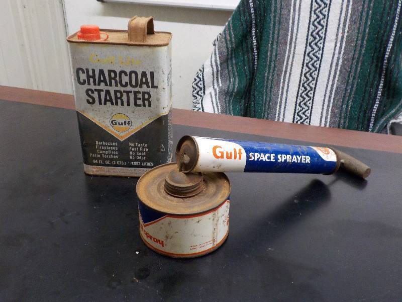 lot 5692 image: Gulf sprayer w starting fluid can