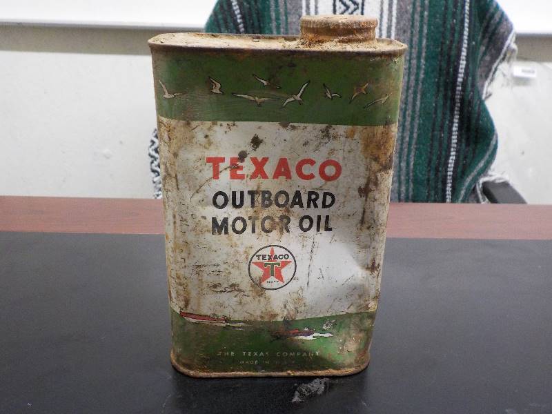 lot 5699 image: texaco outboard motor oil can