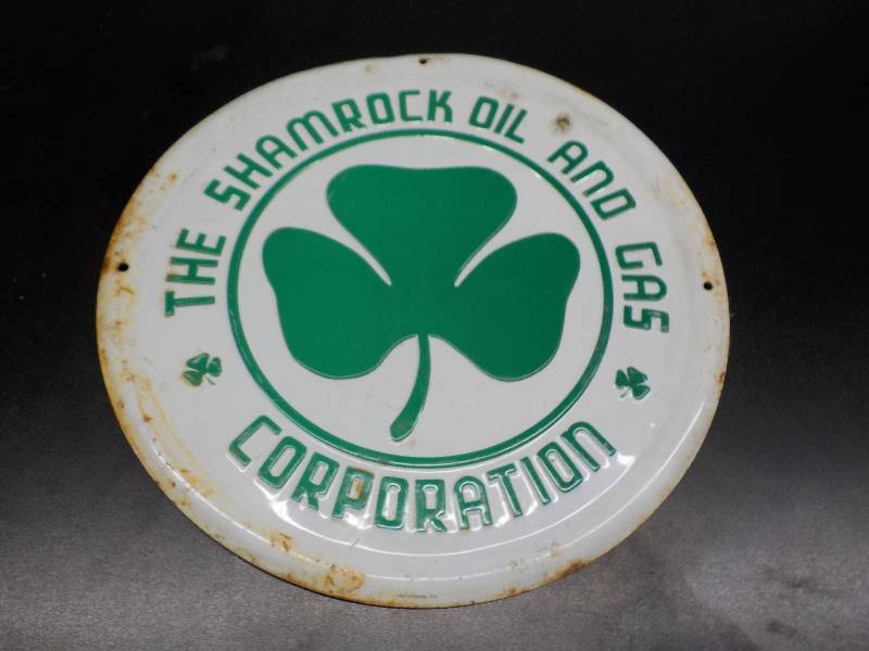 lot 5706 image: shamrock oil sign