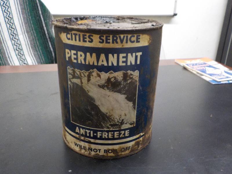 lot 5716 image: cities sevices anti freeze can