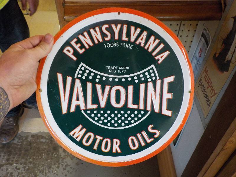 lot 5833 image: valvoline metal sign