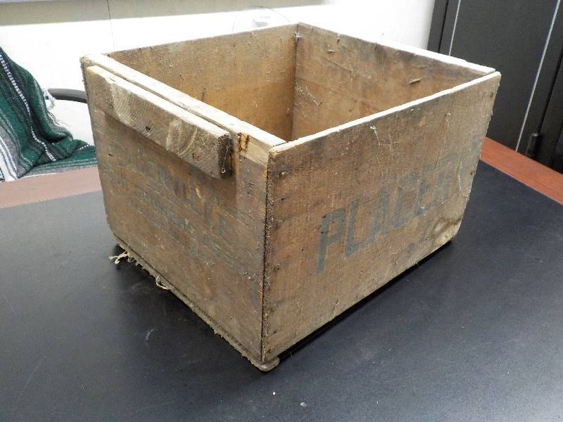 lot 5840 image: wood crate
