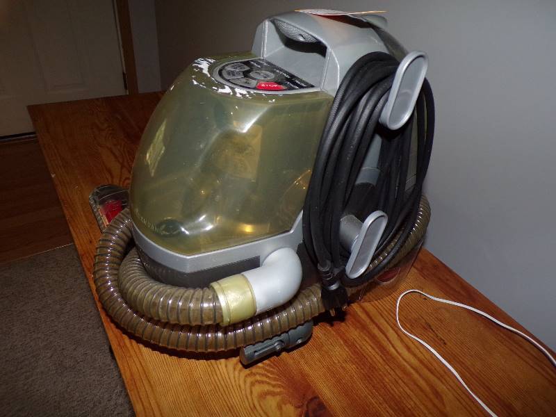 lot 1696 image: Bissel SpotBot Pet Cleaner