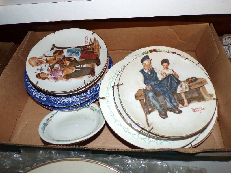 lot 1714 image: Collector Plates