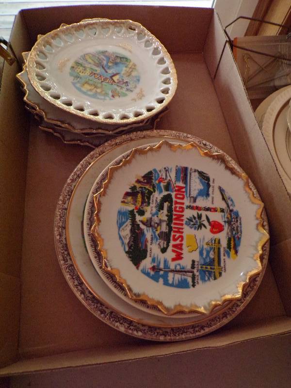 lot 1717 image: Collector Plates