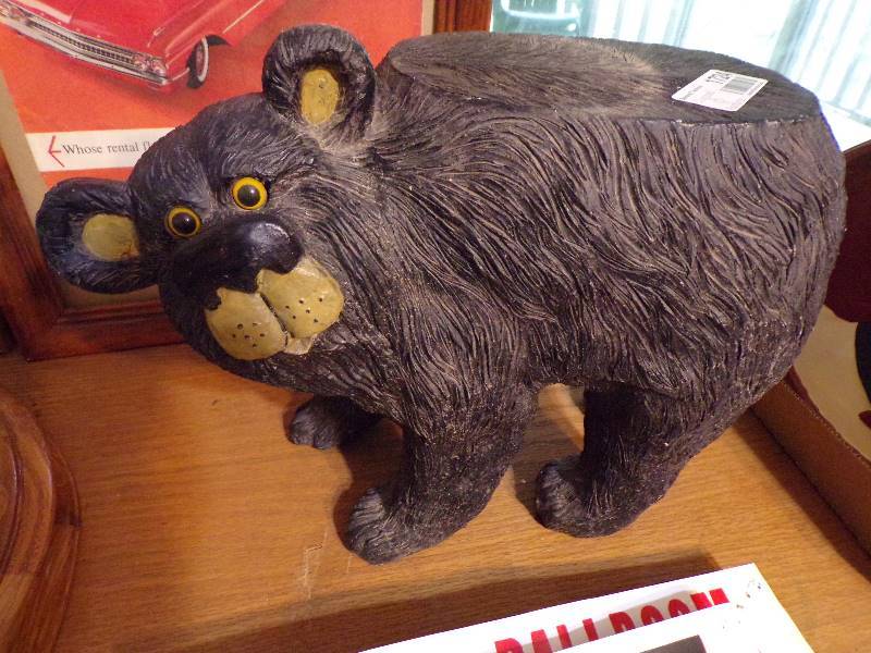 lot 1724 image: Bear Plant Stand
