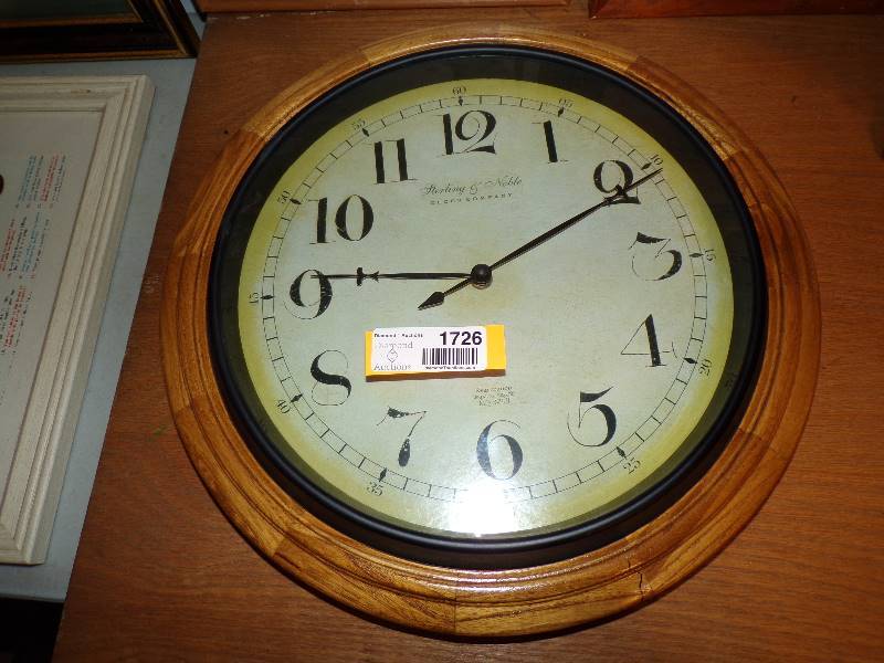 lot 1726 image: Decorative Clock