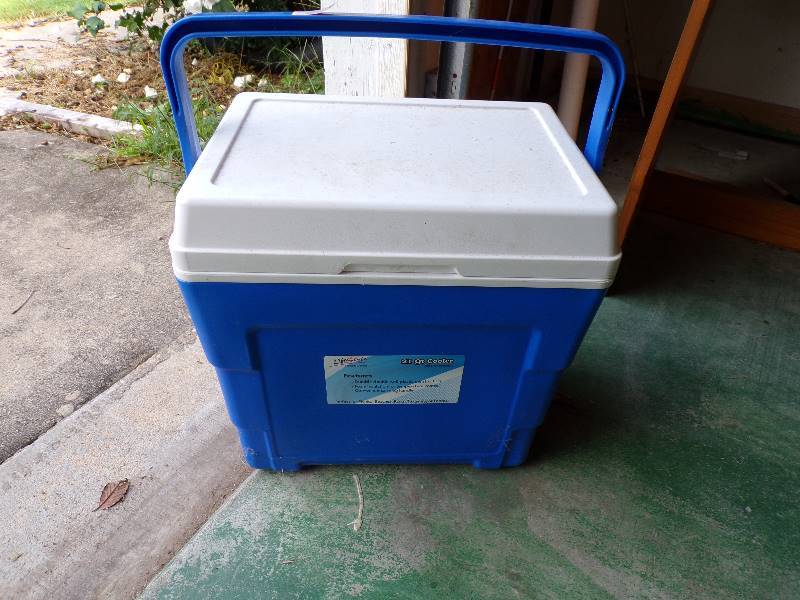 lot 1756 image: Small Cooler