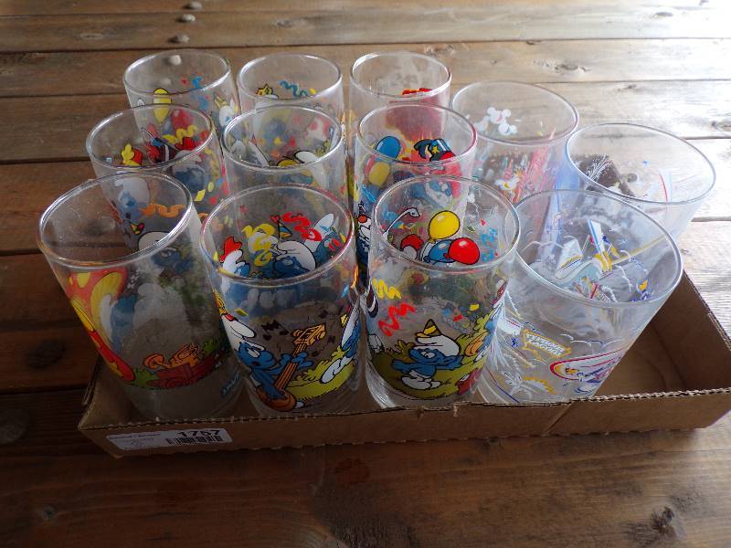 lot 1757 image: Smurf and McDonalds Glasses
