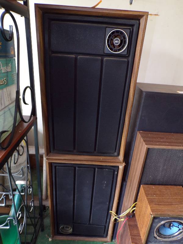 lot 1765 image: Pair of Speakers