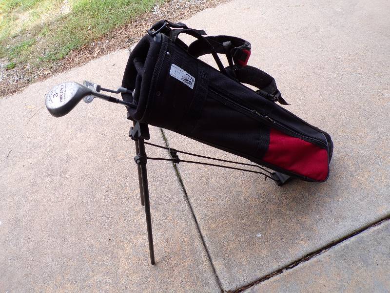 lot 1778 image: Junior Golf Set