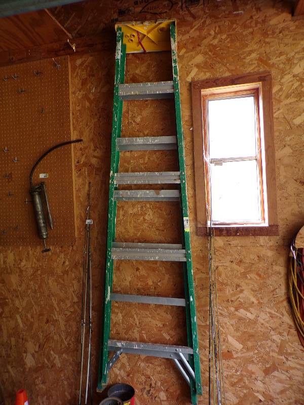 lot 1787 image: 6 Fiberglas Step Ladder